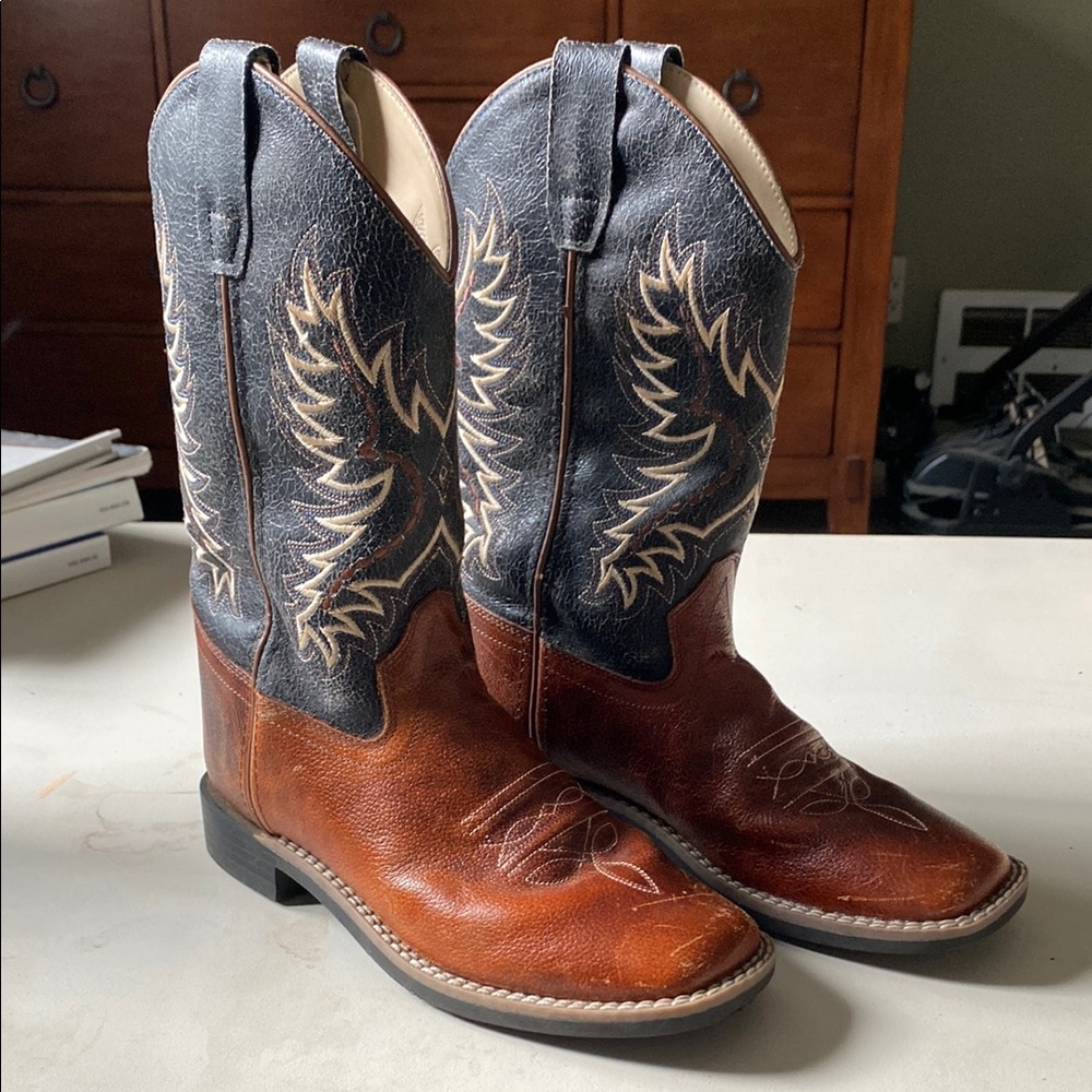 Boys Brown and Black Cowboy Boots